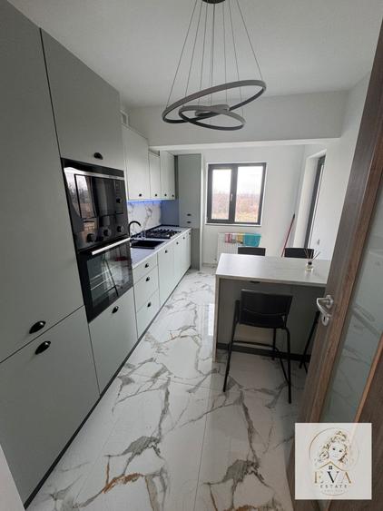Apartament cu 3 camere decomandat în Alexandriei