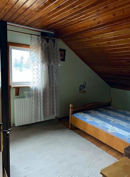 Duplex cu 10 camere cu Teren 400 Mp în Bușteni