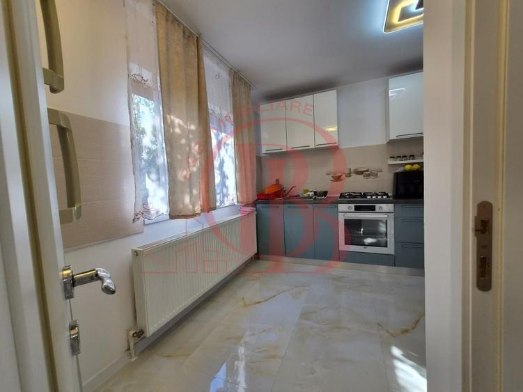 Duplex cu 4 camere cu Canalizare în Theodor Pallady