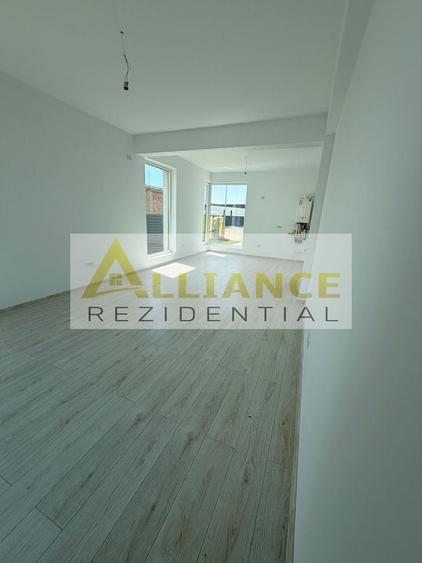 Casă individuală cu 3 camere cu Canalizare în Berceni