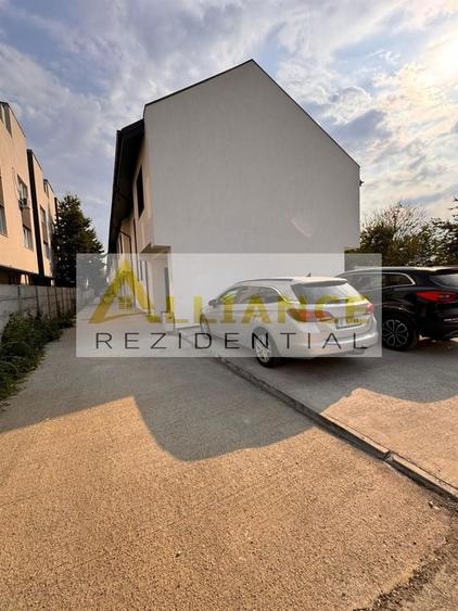 Casă individuală cu 4 camere decomandat cu Canalizare în Sud-Est