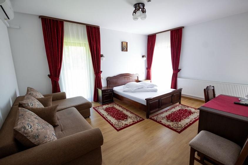 Casă cu 4 camere în Putna