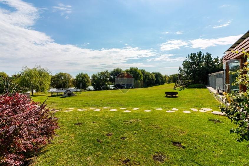 Casă individuală cu 6 camere cu Piscina în Gagu