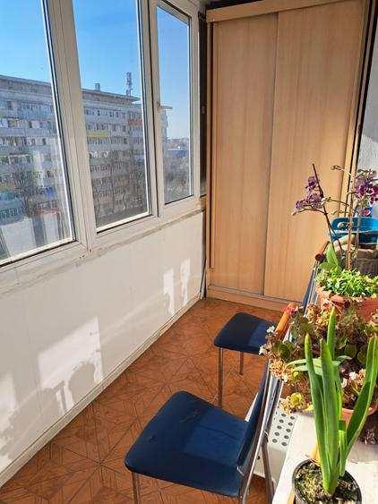 Apartament cu 2 camere semidecomandat, mobilat în 1 Mai