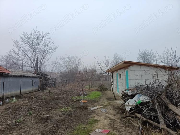 Casă cu 3 camere cu Teren 860 Mp în Pietroasele