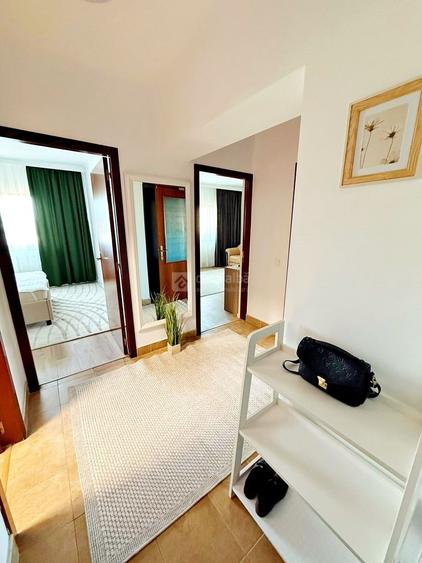 Apartament cu 2 camere decomandat, mobilat în Central