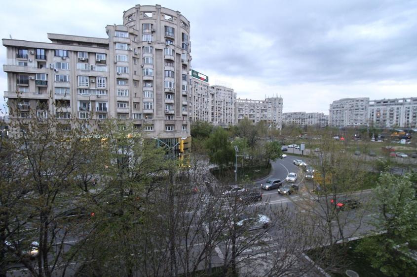 Garsonieră decomandată, mobilată în Decebal