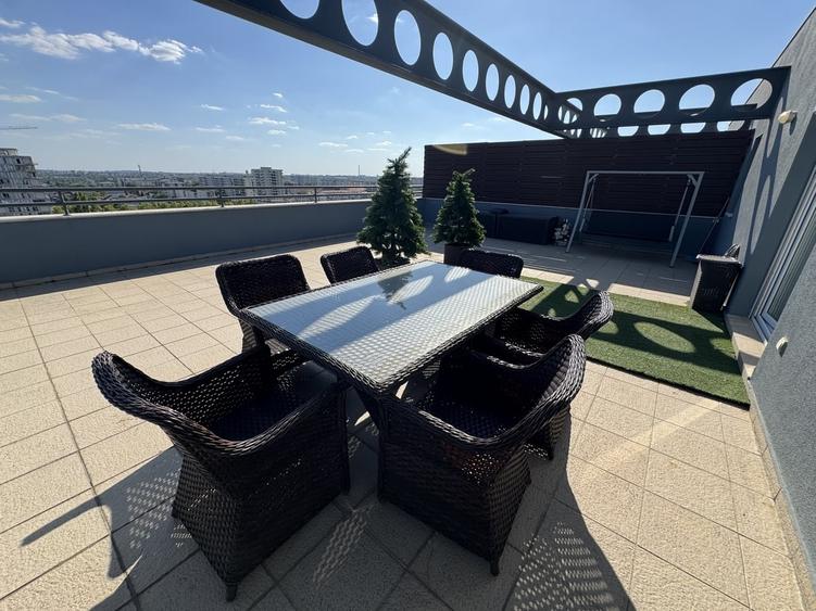 Apartament cu 3 camere semidecomandat în Titan