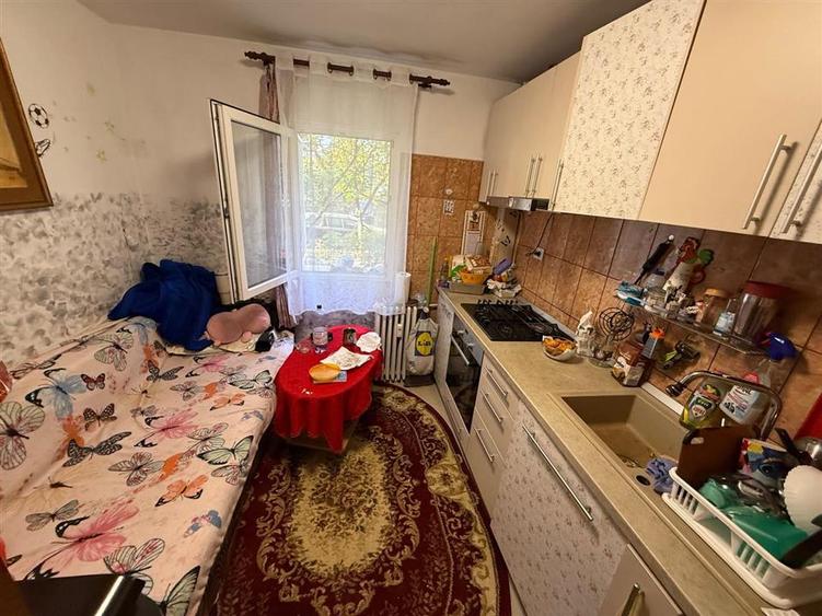 Apartament cu 2 camere decomandat în Nicolina