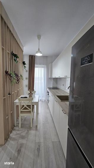 Garsonieră în Vest