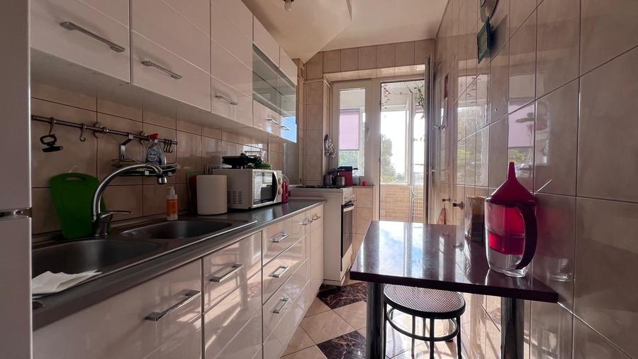 Apartament cu 2 camere semidecomandat în Crângași