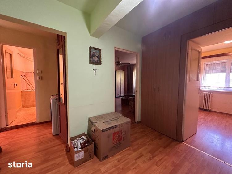 Apartament cu 3 camere decomandat în Nufărul