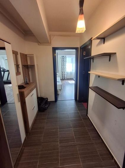 Apartament cu 2 camere decomandat, mobilat în Berceni