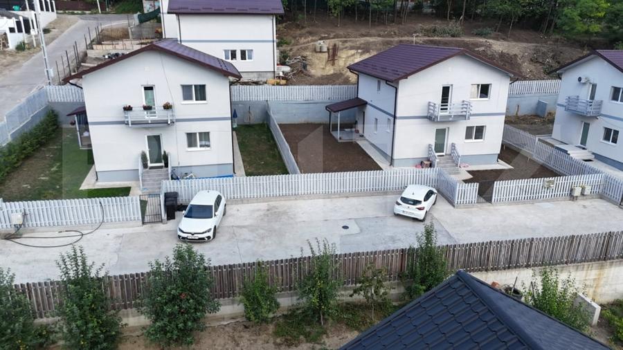 Casă individuală cu 4 camere cu Canalizare în Valea Lupului