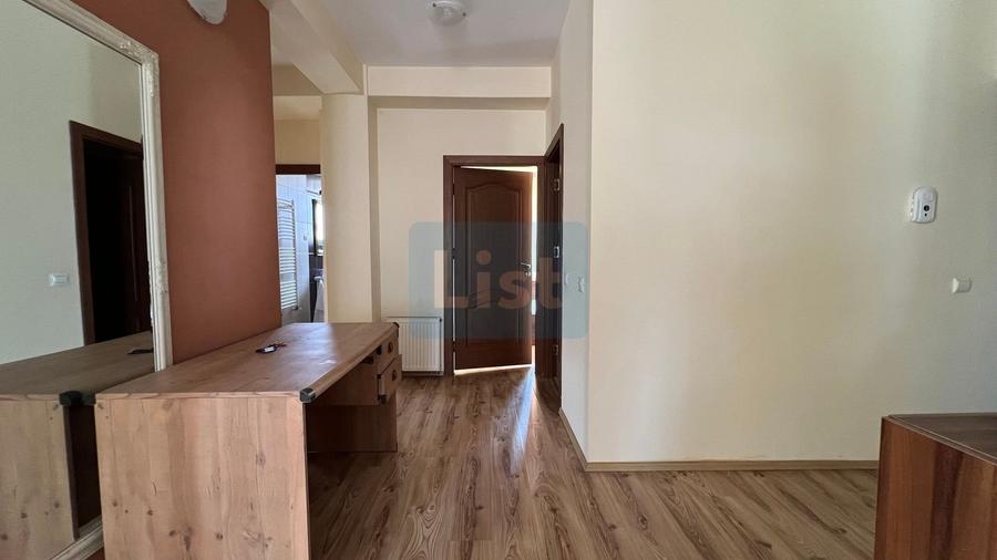 Apartament cu 4 camere semidecomandat, mobilat în Zorilor