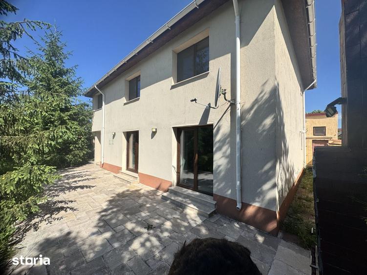 Casă cu 4 camere cu Teren 381 Mp în Agigea