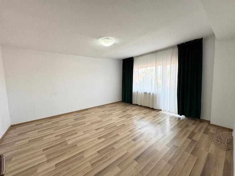 Apartament cu 3 camere decomandat în Nord
