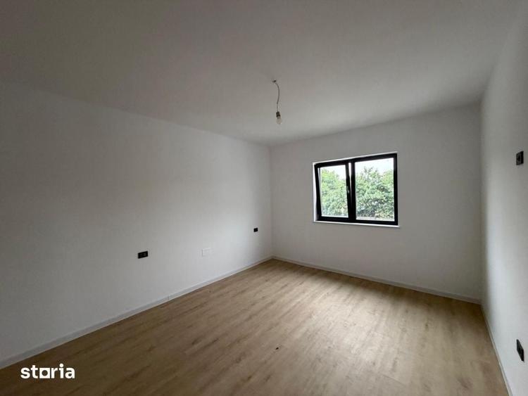 Casă cu 3 camere cu Teren 370 Mp în Romanești