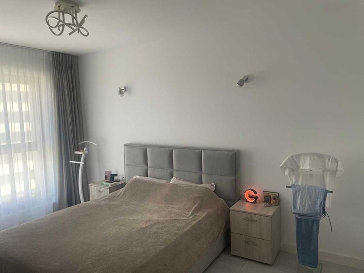 Apartament cu 3 camere decomandat în Aviației