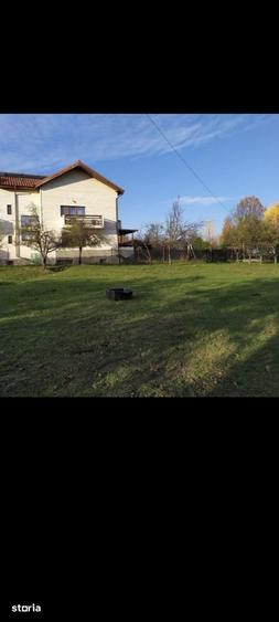 Teren de 1560 mp, în Poiana