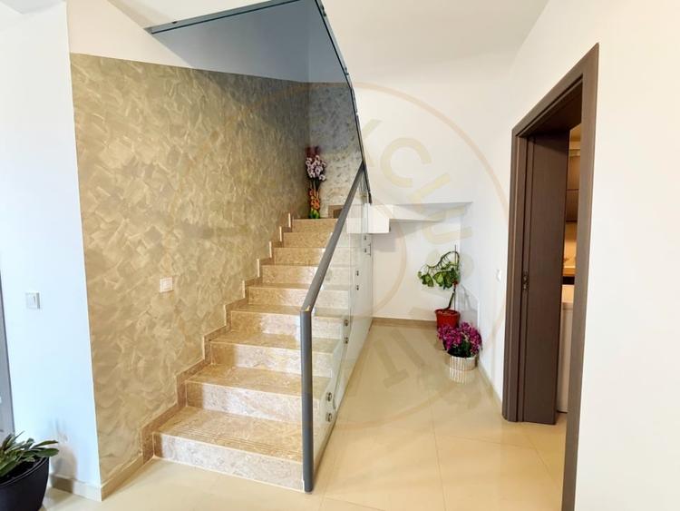 Casă individuală cu 5 camere cu Teren 400 Mp în Trivale