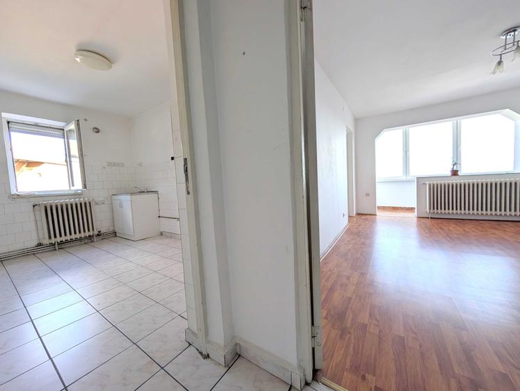 Apartament cu 2 camere decomandat în Central
