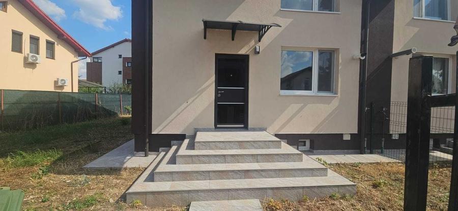 Casă cu 4 camere în Băneasa
