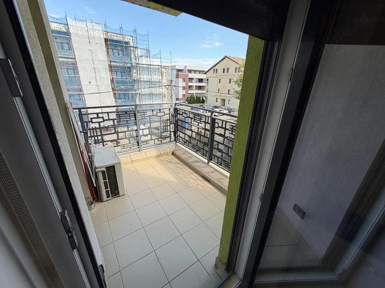 Apartament cu 3 camere decomandat în Dumbrăvița