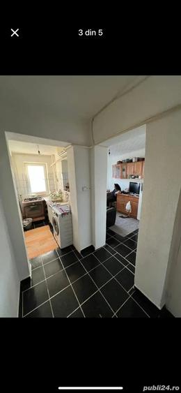 Apartament cu 3 camere decomandat în Urziceni