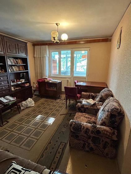 Apartament cu 4 camere decomandat în Micro 38