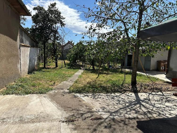 Casă cu 4 camere cu Teren 547 Mp în Bujac