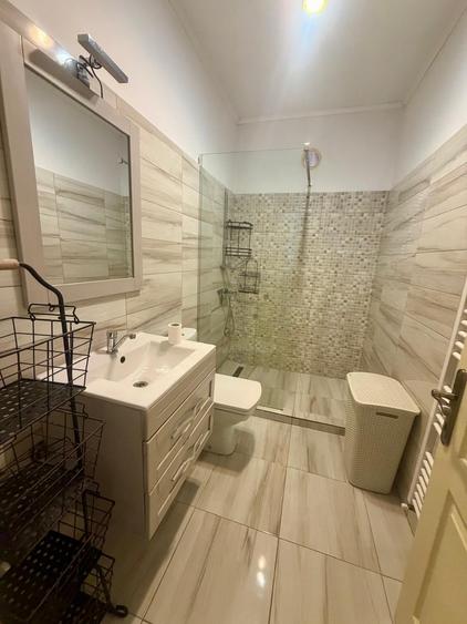 Casă individuală cu 4 camere cu Teren 292 Mp în Central