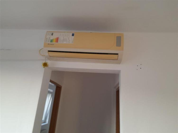 Apartament cu 3 camere semidecomandat în Dacia