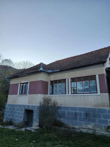 Casă cu Teren 3300 Mp în Chergheș