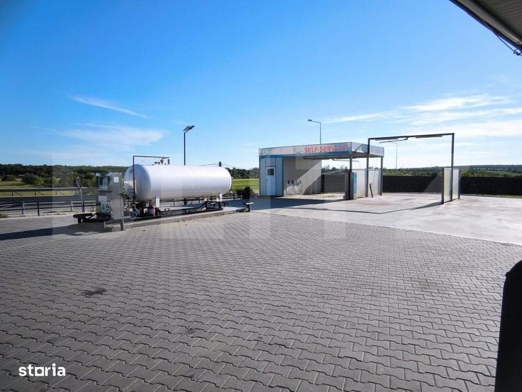 Spațiu comercial, de 450 mp, în Radovan