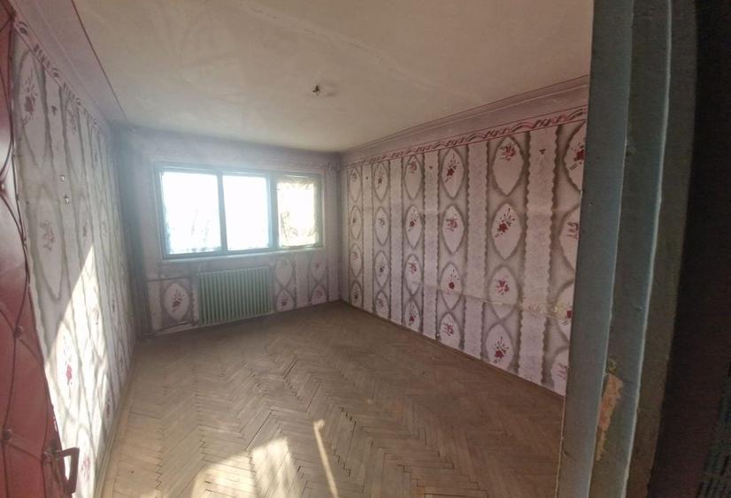 Apartament cu 2 camere decomandat în Micro 5