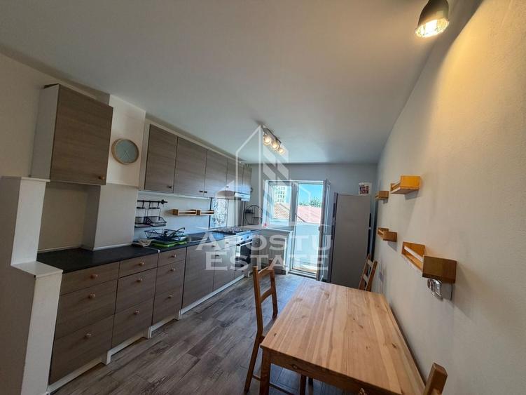 Apartament cu 3 camere decomandat în Aradului