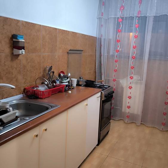 Apartament cu 3 camere decomandat în Exterior Vest