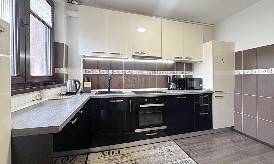 Apartament cu 3 camere decomandat, mobilat în Astra