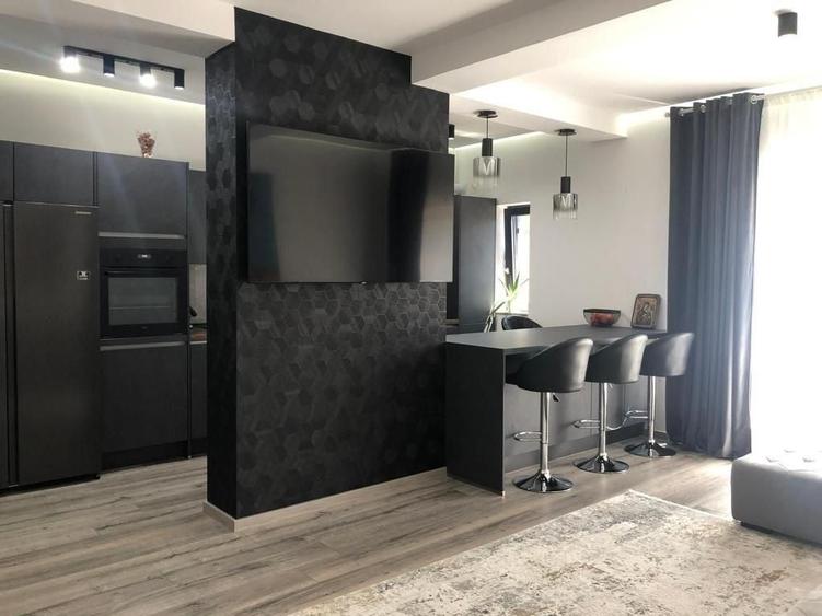 Apartament cu 3 camere, mobilat în Iancu Nicolae
