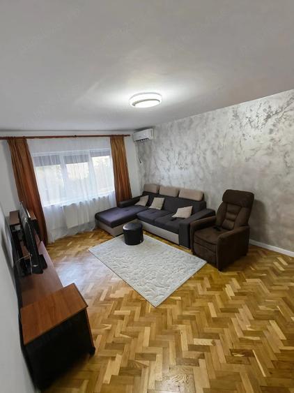 Apartament 3 camere decomandat Lunei - 1