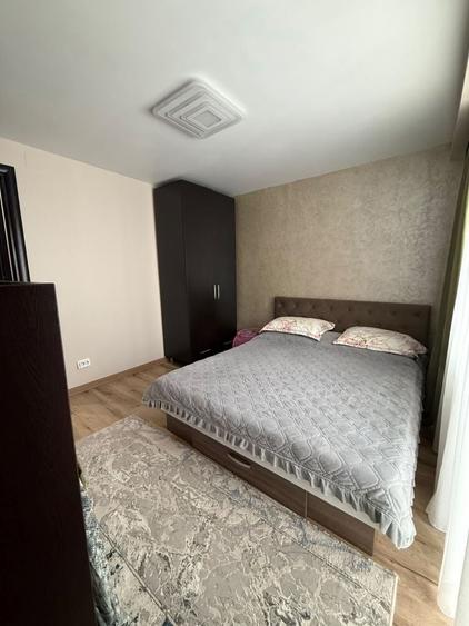 Apartament cu 3 camere decomandat în Tineretului