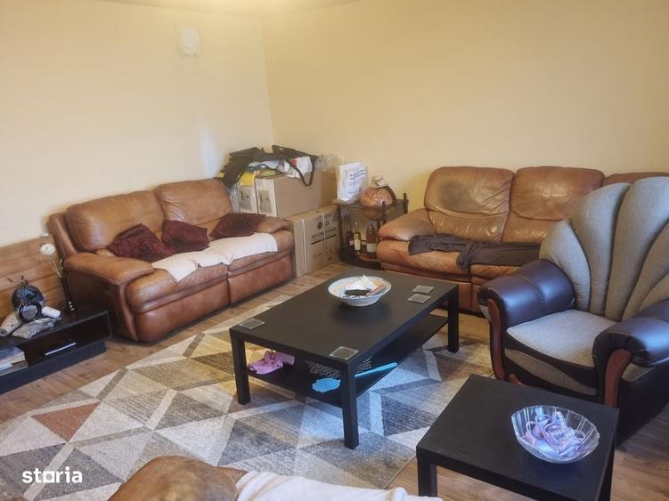 Casă cu 3 camere decomandat în Strei