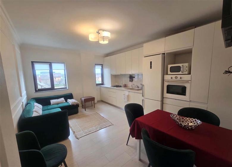 Apartament cu 2 camere decomandat, mobilat în Exterior Est