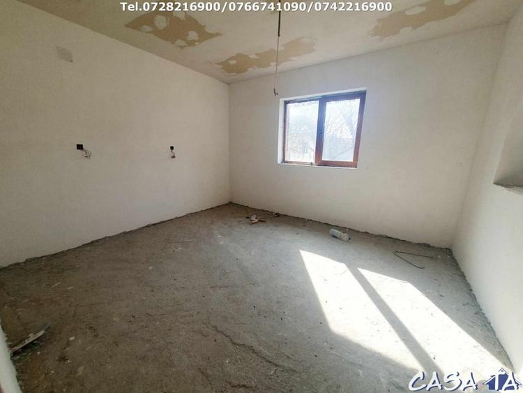 Casă individuală cu 3 camere cu Canalizare în Arcani