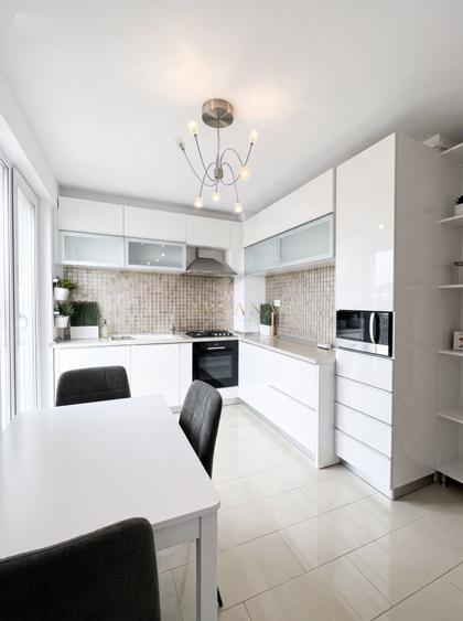 Apartament cu 3 camere semidecomandat, mobilat în Europa