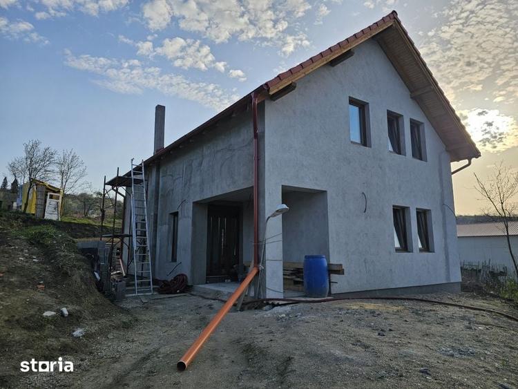 Casă cu 5 camere cu Teren 783 Mp în Feleacu