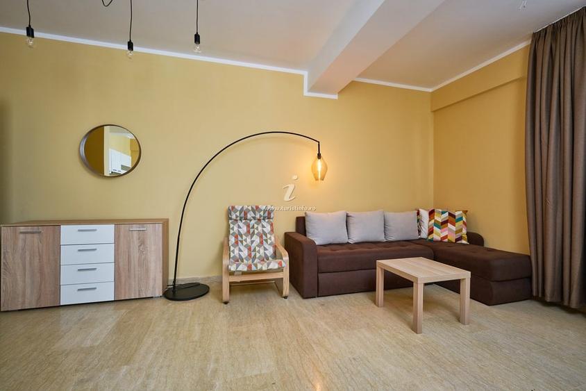 Apartament cu 3 camere decomandat, mobilat în Mamaia-Sat