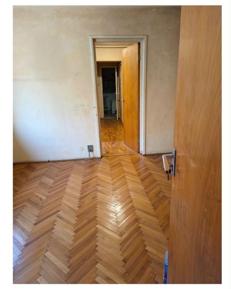 Apartament cu 4 camere semidecomandat în Titan