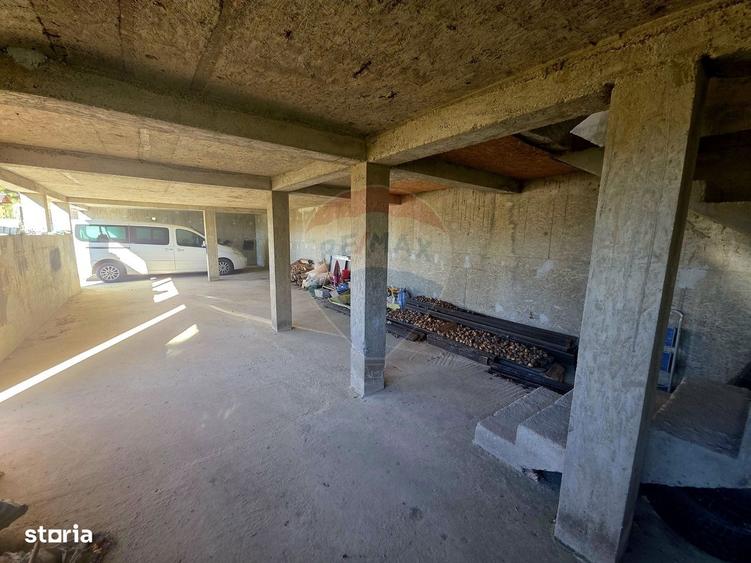 Casă cu 4 camere în Viișoara